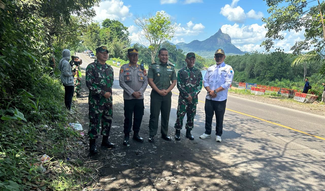 Dandim 0405 Lahat Asis Kamarudin di dampingi Kasipers Kunjungi Desa Gunung Agung