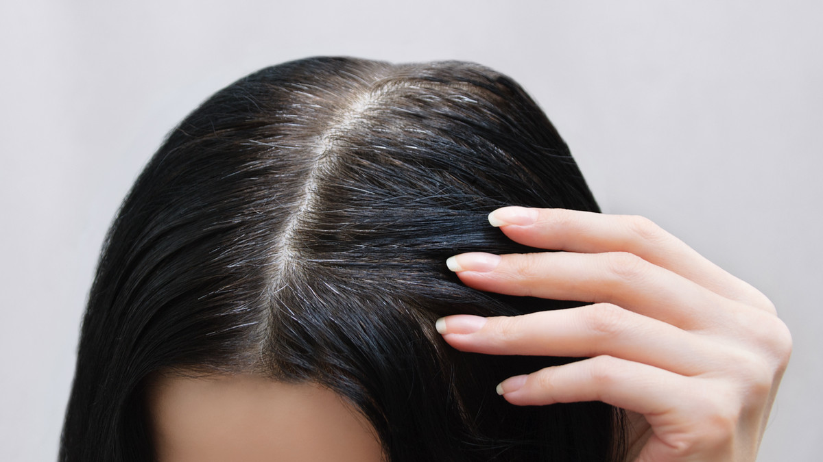 Mencegah Uban Muncul Lebih Cepat, Tips Merawat Rambut Dengan Cara Sederhana ini