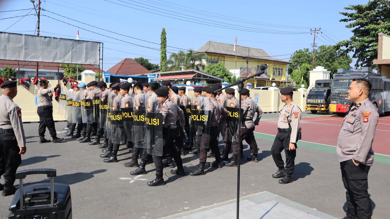 Optimalkan Tugas Pengendalian Massa, Personel Dalmas Polres Lahat Simulasi Penanganan Unjuk Rasa