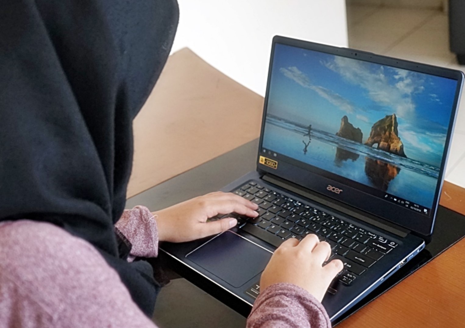 Terbaik dikelasnya, Rekomendasi Laptop Murah Meriah 2024, Spek dan Performa diatas Rata Rata