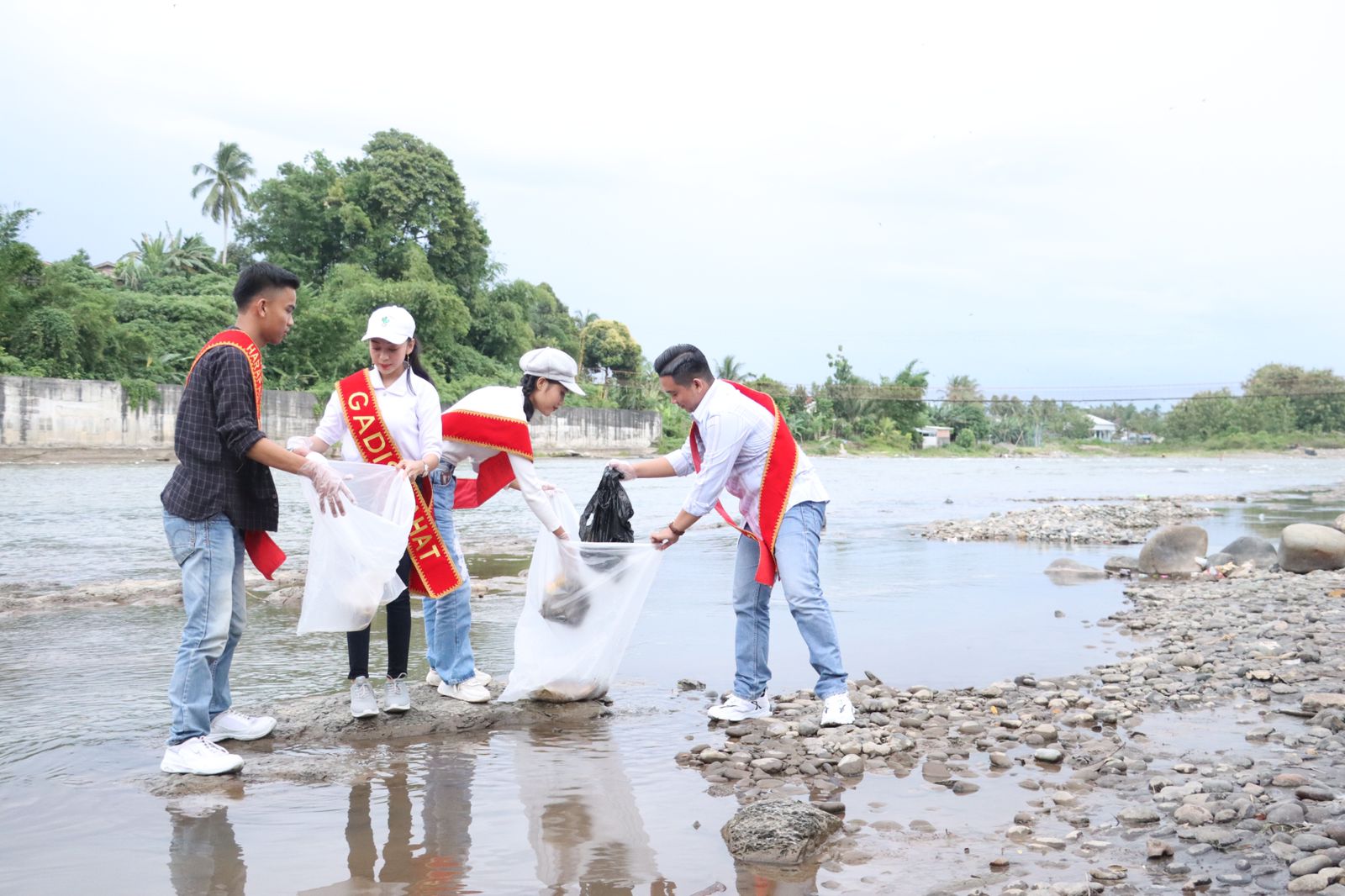 Bujang Gadis Lahat Ke Sungai Lematang Lahat