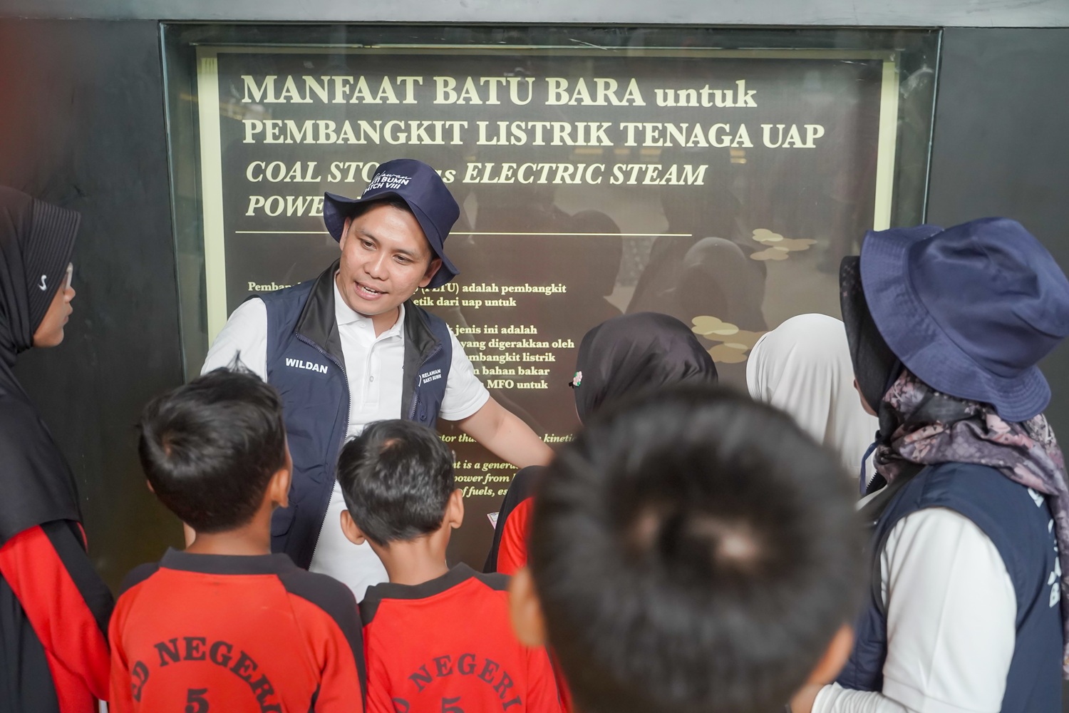Semarakkan HUT RI ke-80, Bukit Asam dan Relawan Bakti BUMN Edukasi Generasi Muda Lewat 'Jelajah Energi'