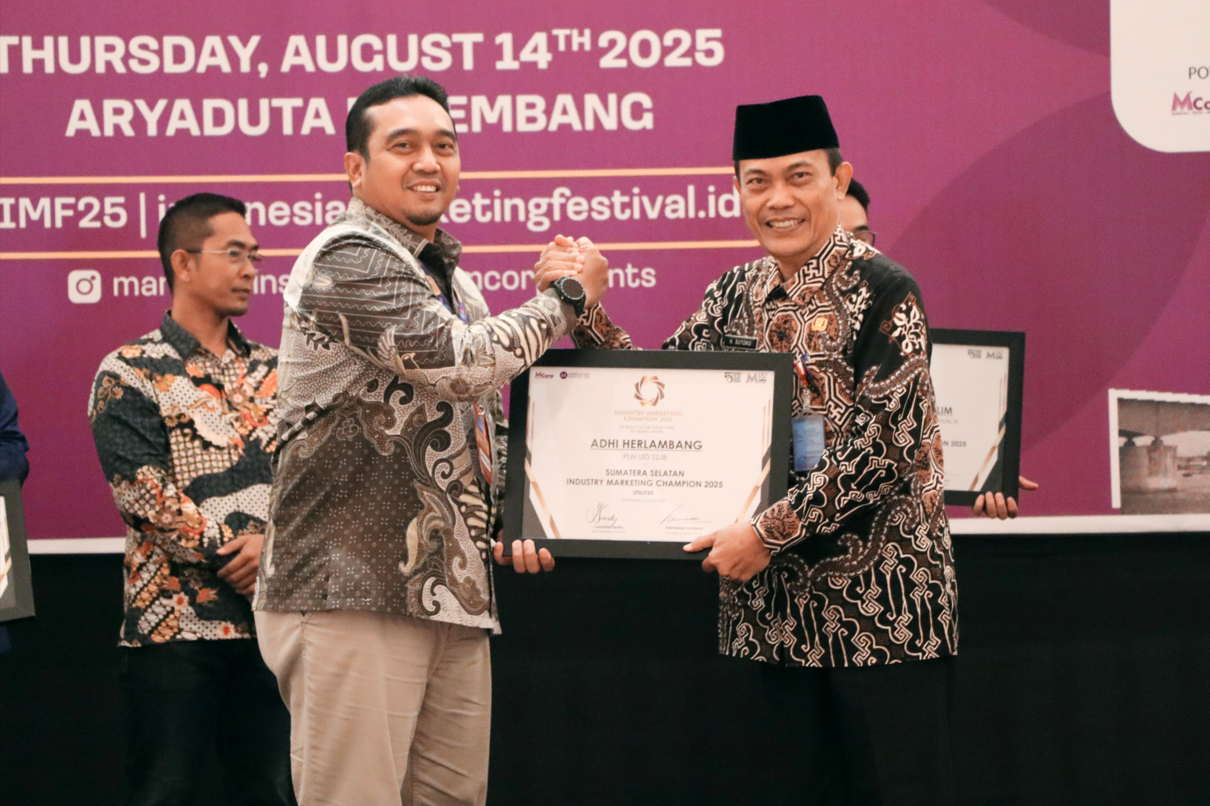 PLN UID S2JB Raih Penghargaan Industry Marketing Champion Sumatera Selatan 2025