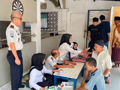 Lapas Kelas IIA Lahat Gelar “Klinik Goes To Blok”, 52 Warga Binaan Dapat Pelayanan Kesehatan