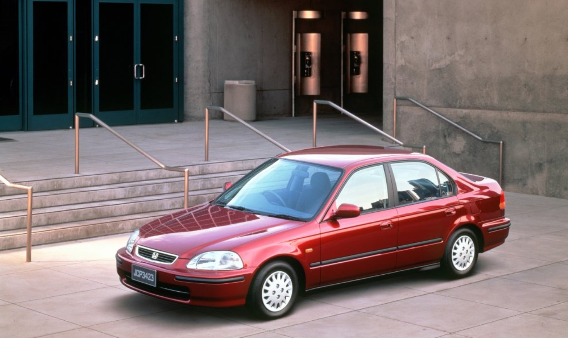 Ada Nissan X-Trail Tahun 2000-an, Berikut Mobil Mewah Dengan Harga Super Murah