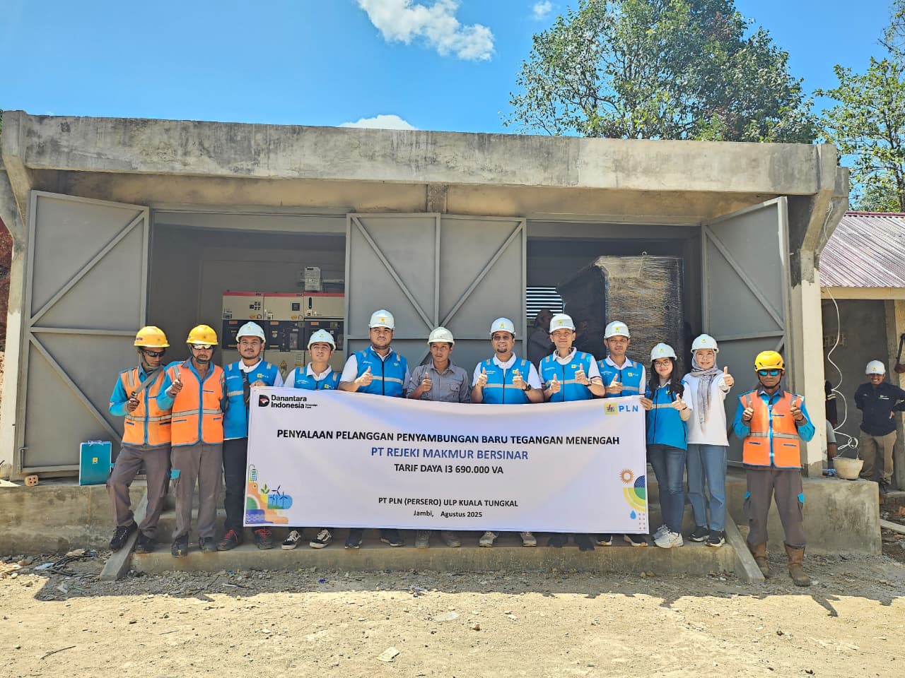 PLN UP3 Jambi Sambut Hari Pelanggan Nasional, Pasok Listrik Andal 690 kVA untuk PT Rezeki Makmur Bersinar