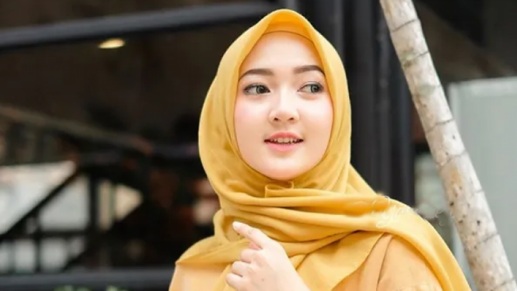 Terkenal Cantik dan Menarik, 5 Zodiak Berikut Akan Buat Kamu Jatuh Cinta Dengan Senyumanya