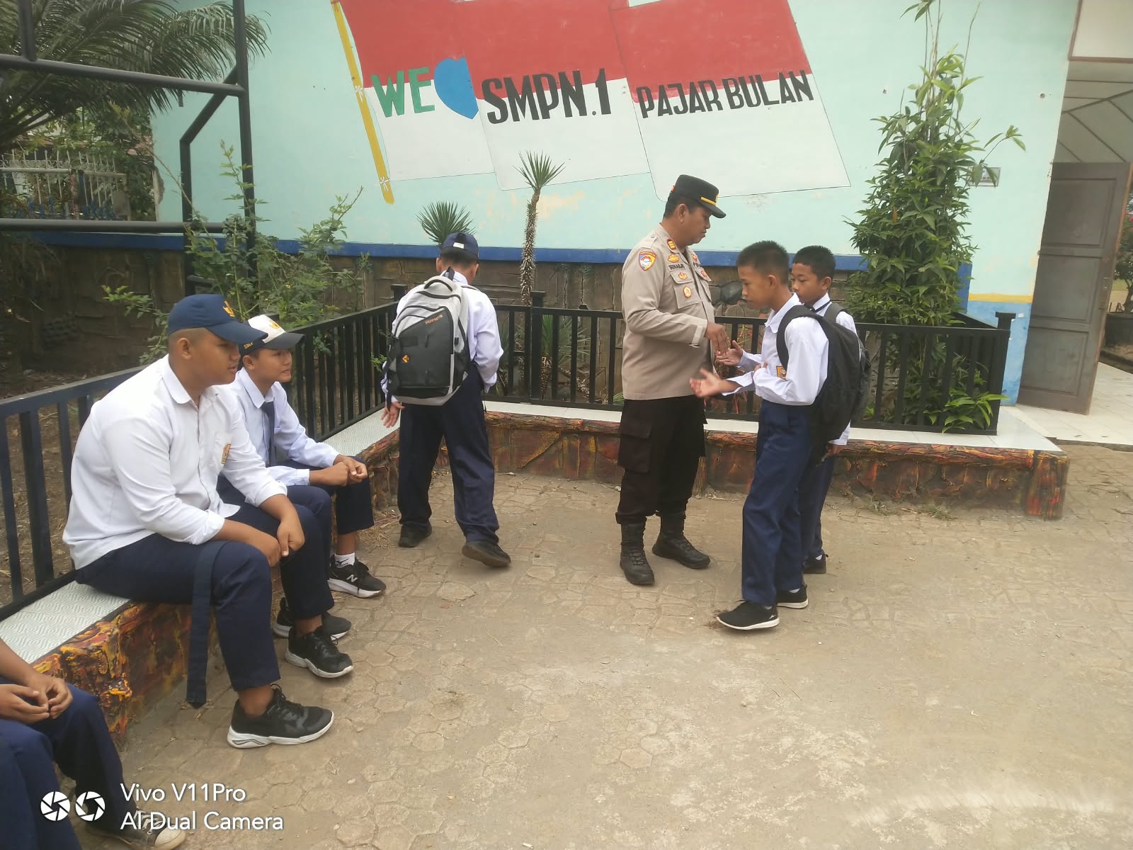 Polsek Pajar Bulan Gelar POLIDIK dan Pengaturan Lalu Lintas, Wujudkan Lingkungan Sekolah Aman dan Tertib