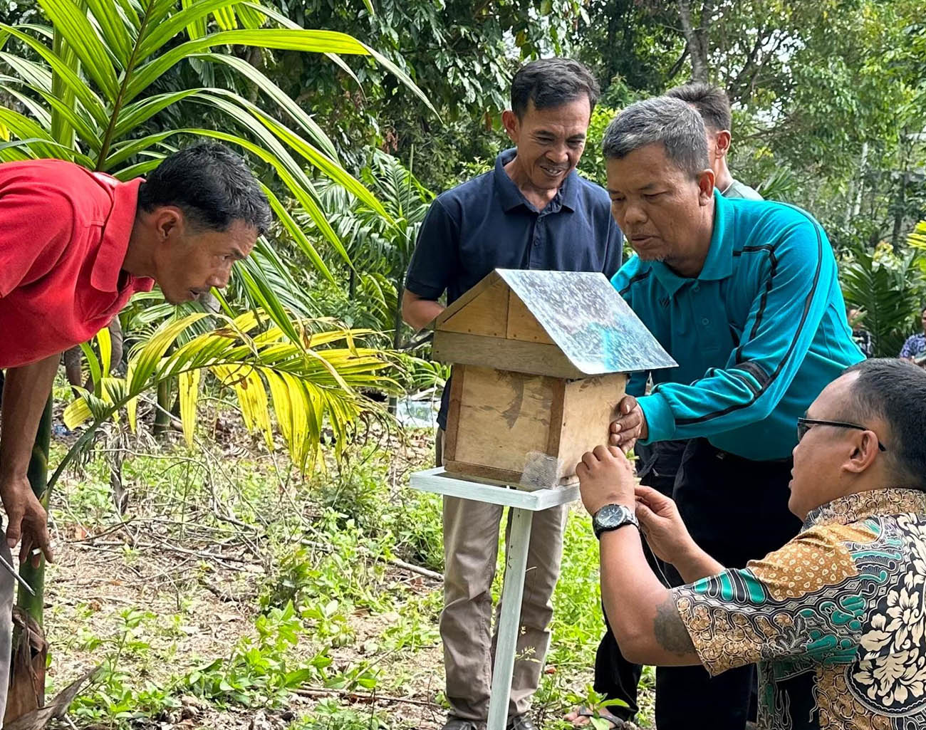 Bukit Asam (PTBA) Dukung Budidaya Lebah Madu, Berdayakan Masyarakat Desa Embawang