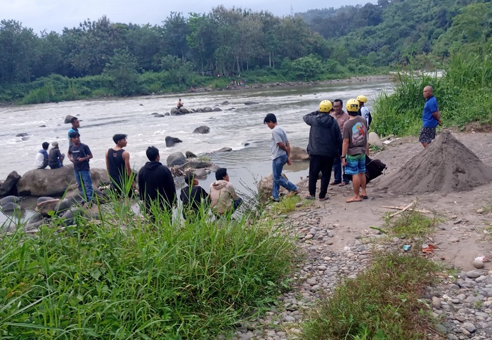 Breaking News, Ada Orang Hanyut di Sungai Lematang Lahat