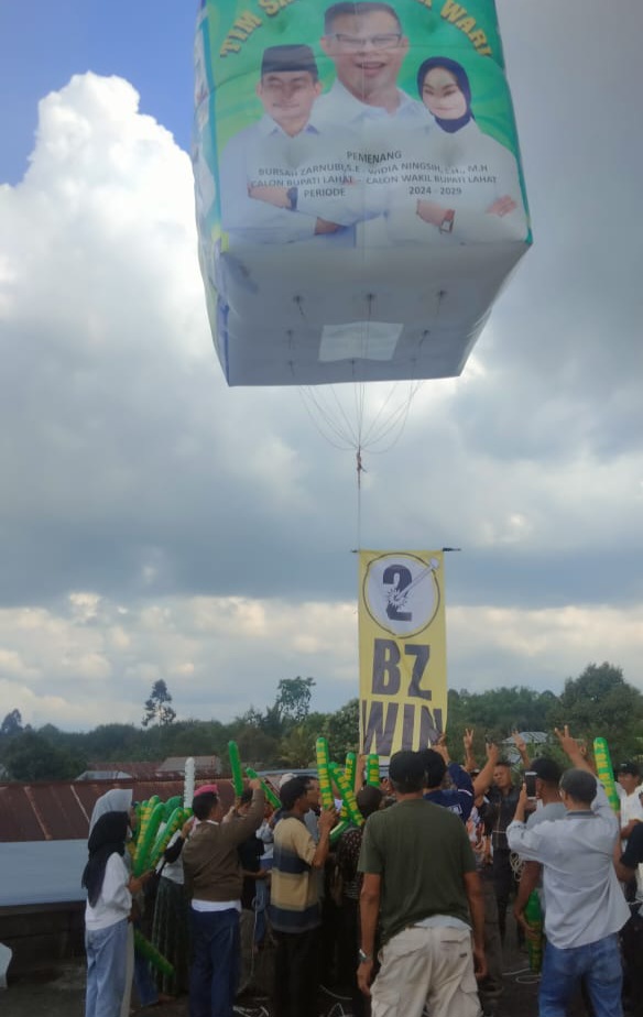 Wow Keren, Bukan Hanya di Kota Lahat Balon Raksasa Bursah-Widia Juga Hadir di Jarai