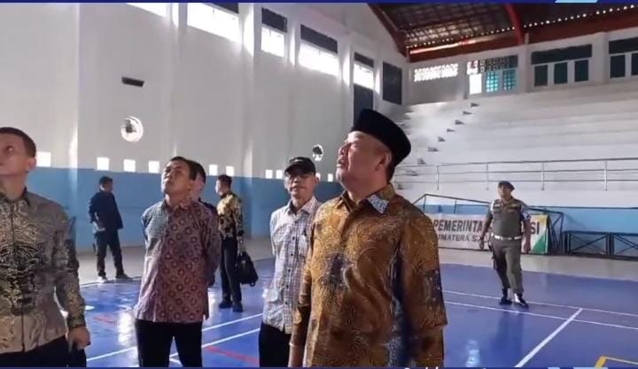 Bupati Lahat H Cik Ujang Tinjau Venue GOR Bukit Tunjuk Persiapan Porprov 2023