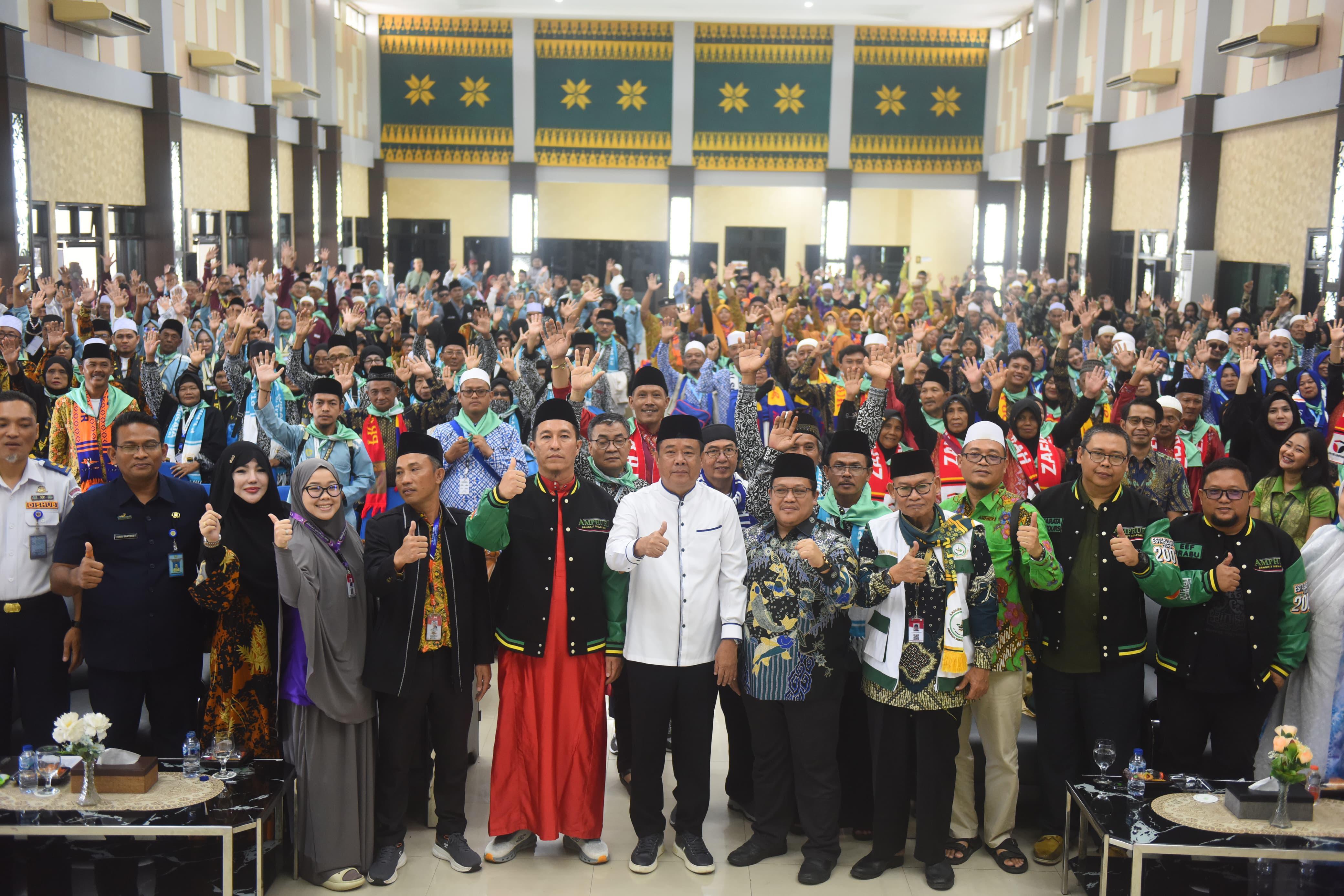 Wagub Cik Ujang Lepas 433 Jemaah Umrah, Apresiasi Kolaborasi Travel Amphuri