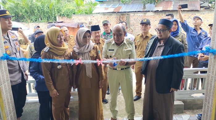 Wabup Lahat Resmikan Bedah Rumah, Masjid, sampai Pembukaan Turnamen Bola Kaki di Lubuk Mabar