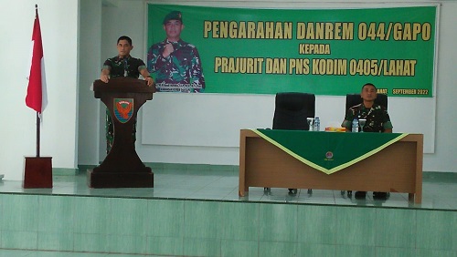 Dihadapan Prajurit dan PNS Kodim 0405/Lahat, Danrem 004/Gapo Tegaskan TNI Jaga Netralitas