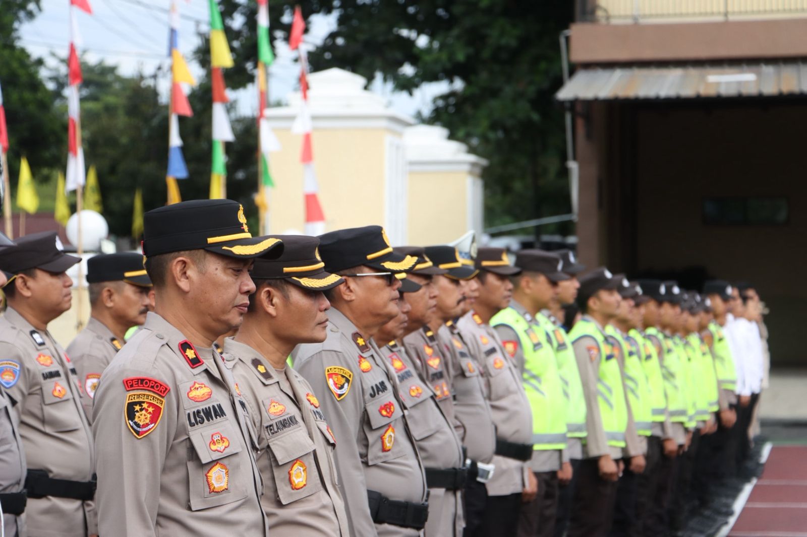 Melalui Zoom, Kapolres Lahat Ikuti Apel Pemberian Penghargaan oleh Kapolda Sumsel Virtual Personel Berprestasi