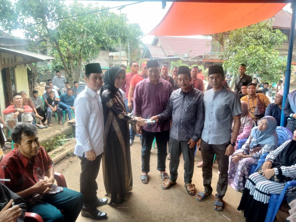 YM dan Istri Sambangi Kampung Halaman, Ziarahi Makam Leluhur Puyang Idung Abang