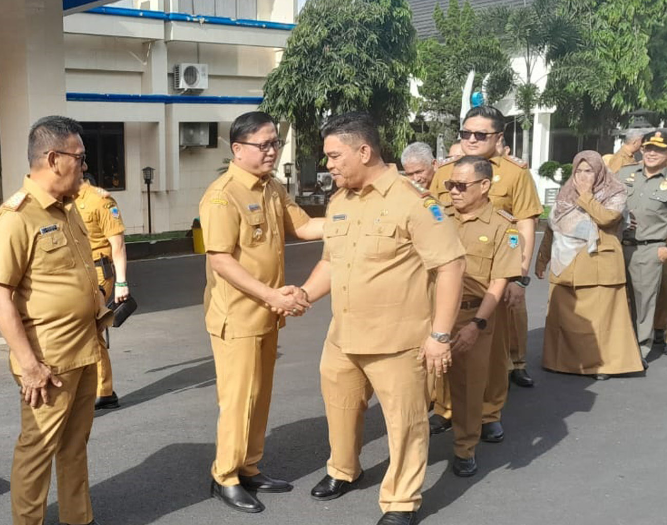 Hari Pertama Masuk Kerja, Pj Bupati Lahat Menggelar Apel dan Halal Bihalal Bersama Pegawai Kantor Bupati