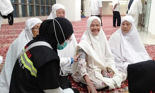 Tenaga Kesehatan Haji Lakukan Visitasi, Penyuluhan dan Klinik Satelit kepada Jemaah Calon Haji Kloter 13 PLM