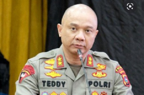 Pembelaan Irjen Pol Teddy Minahasa