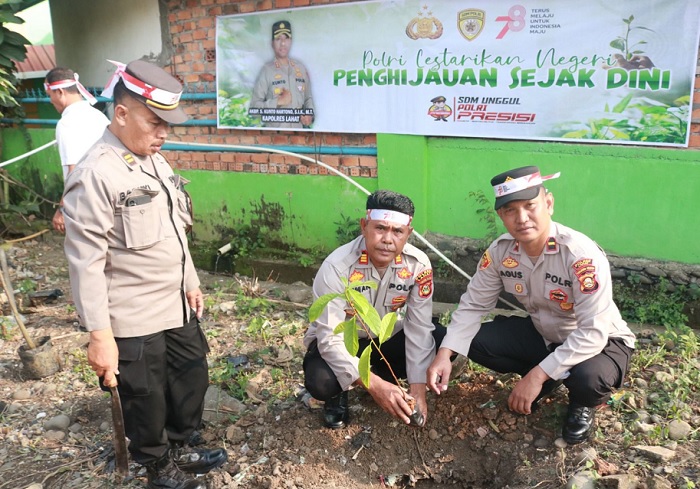Kabag SDM Kompol Sutrisman Wakili Kapolres Lahat Pimpin Penanaman Pohon