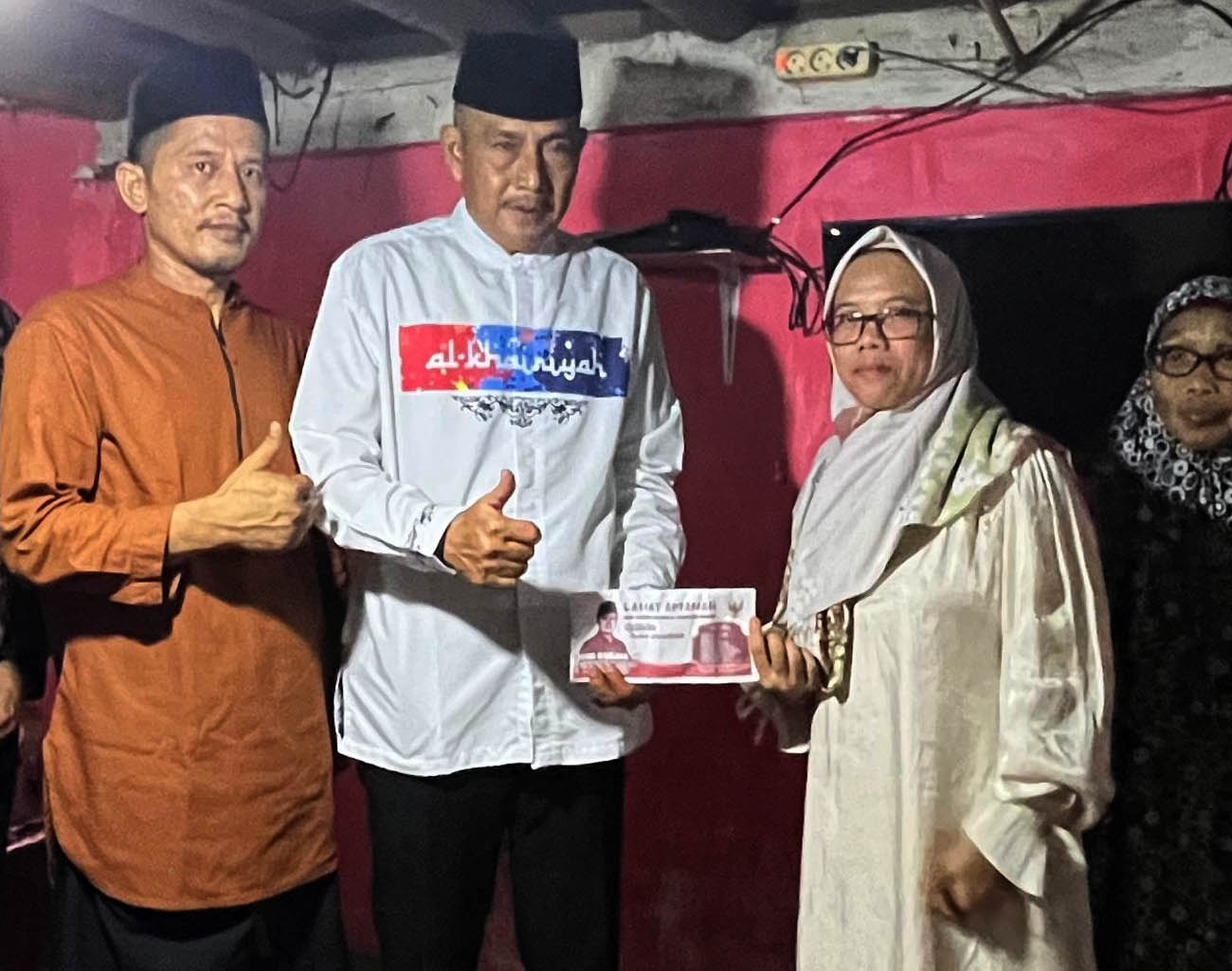 Calon Bupati Lahat Yulius Maulana Beri Perhatian kepada Warga Desa Arahan, Kirim Tim Takziah