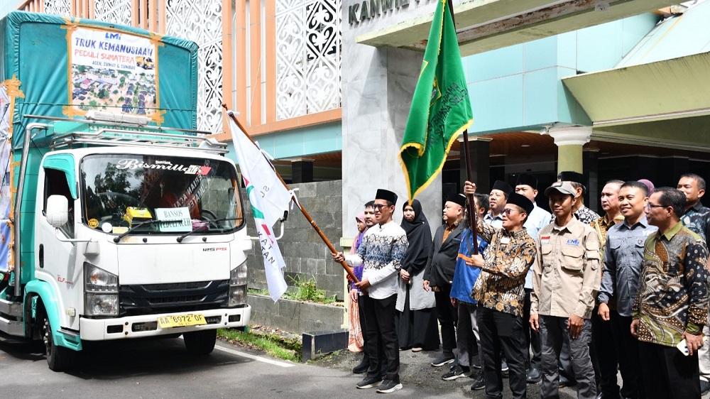 FOZ Sumatera Selatan Berangkatkan Tiga Truk Bantuan untuk Bencana di Aceh, Sumut, dan Sumbar