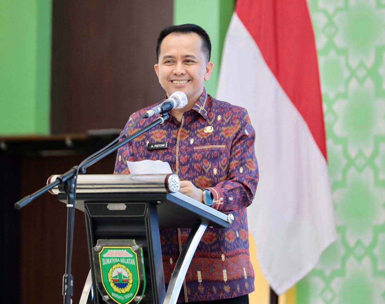 Pj Gubernur Agus Fatoni Raih Penghargaan Top BUMD Award 2024