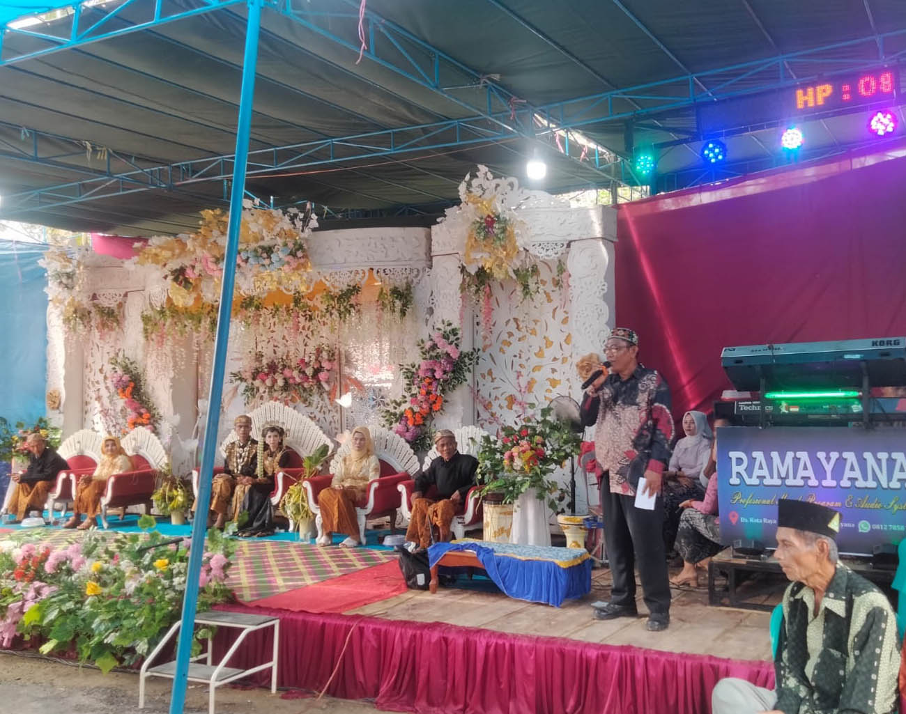 Ujang Wakili Calon Bupati Lahat Yulius Maulana Penuhi Undangan di Unit 3 Trans Senabing Desa Giri Mulya Lahat