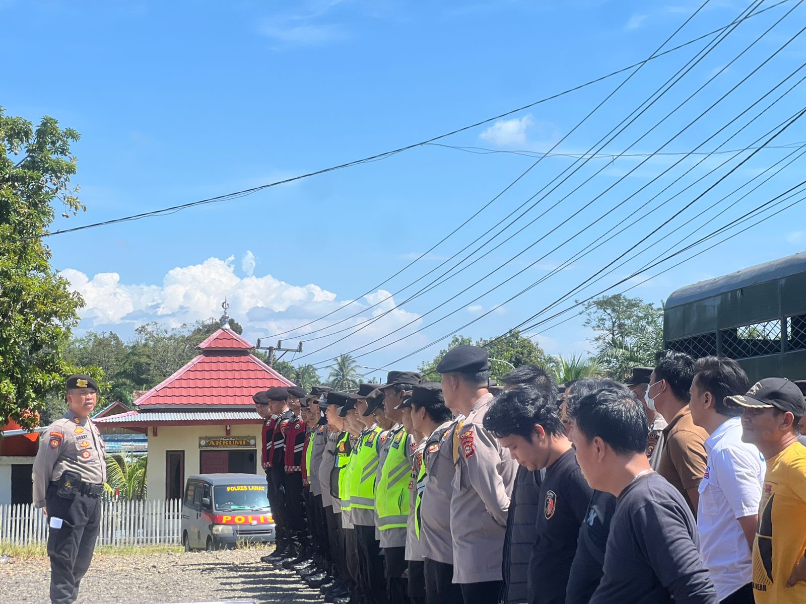 Polres Lahat Lakukan Pengamanan Ujuk Rasa Masyarakat Desa Tanjung Aur Kecamatan Kikim Tengah ke PT SMS