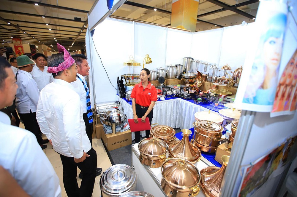 Dorong Pertumbuhan Ekonomi, Herman Deru Resmikan Rapimprov dan Expo Kadin Sumsel 2025