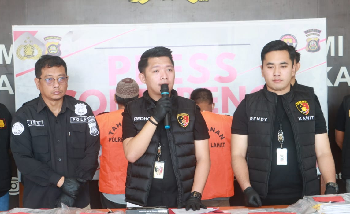 Press Conference, Tipikor Reskrim Amankan 2 (dua) Pelaku Dugaan Tindak Pidana Korupsi Dana Desa