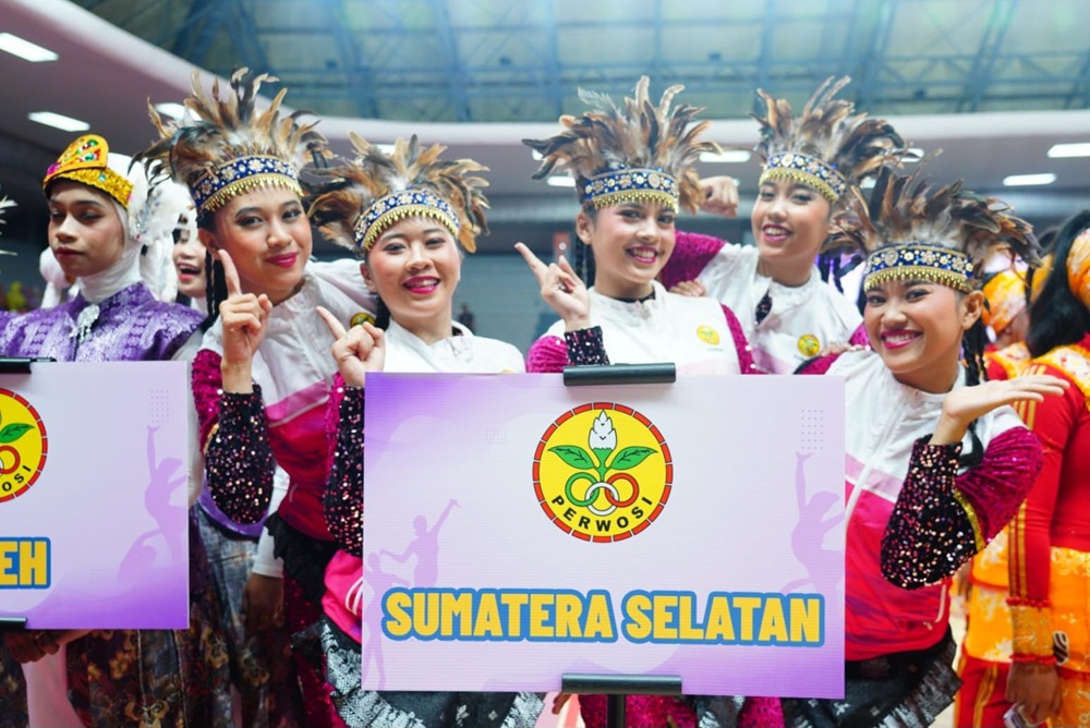 Ketua TP PKK Sumsel Feby Deru Dukung Langsung Kontingen di Lomba Kreasi Nasional PERWOSI 2025 Jakarta