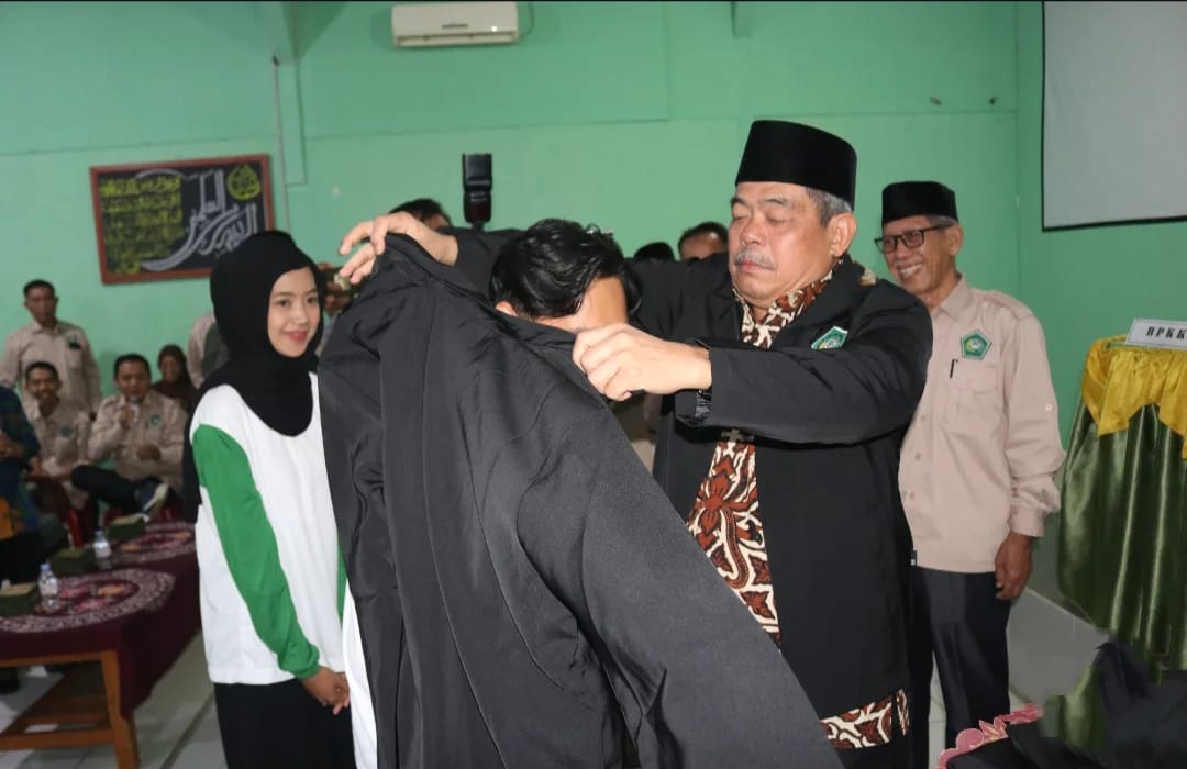 Bupati Kabupaten Lahat Bursah Zarnubi Lepas Mahasiswa Kuliah Kerja Nyata (KKN) STIT YPI Lahat