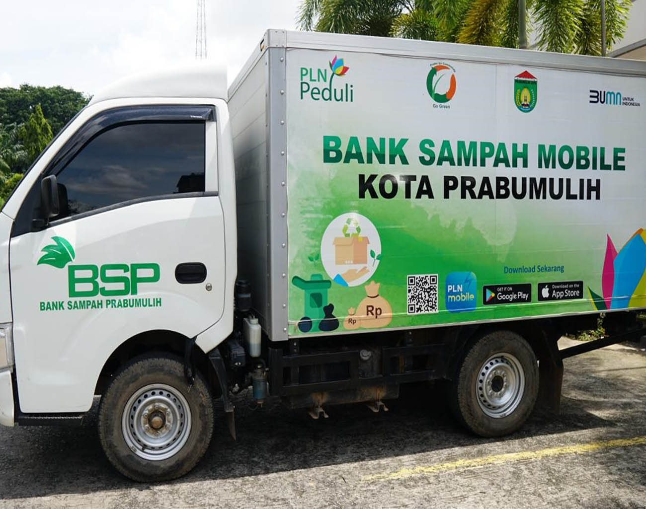 Keren, PLN UID S2JB Bantu Bersihkan 5 Ton Sampah di Sungai Kelekar Prabumulih, Olah Jadi Produk Bernilai