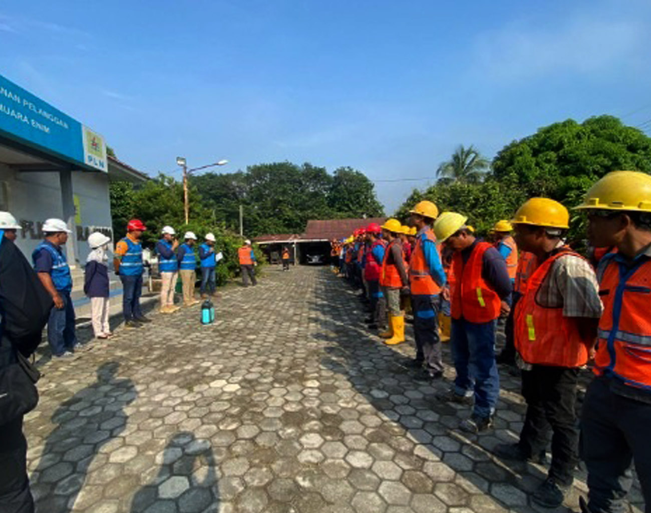 Kehandalan Harga Mati, PLN Muara Enim Kerahkan 150 Personil Hari Gabungan Penyulang Jupiter