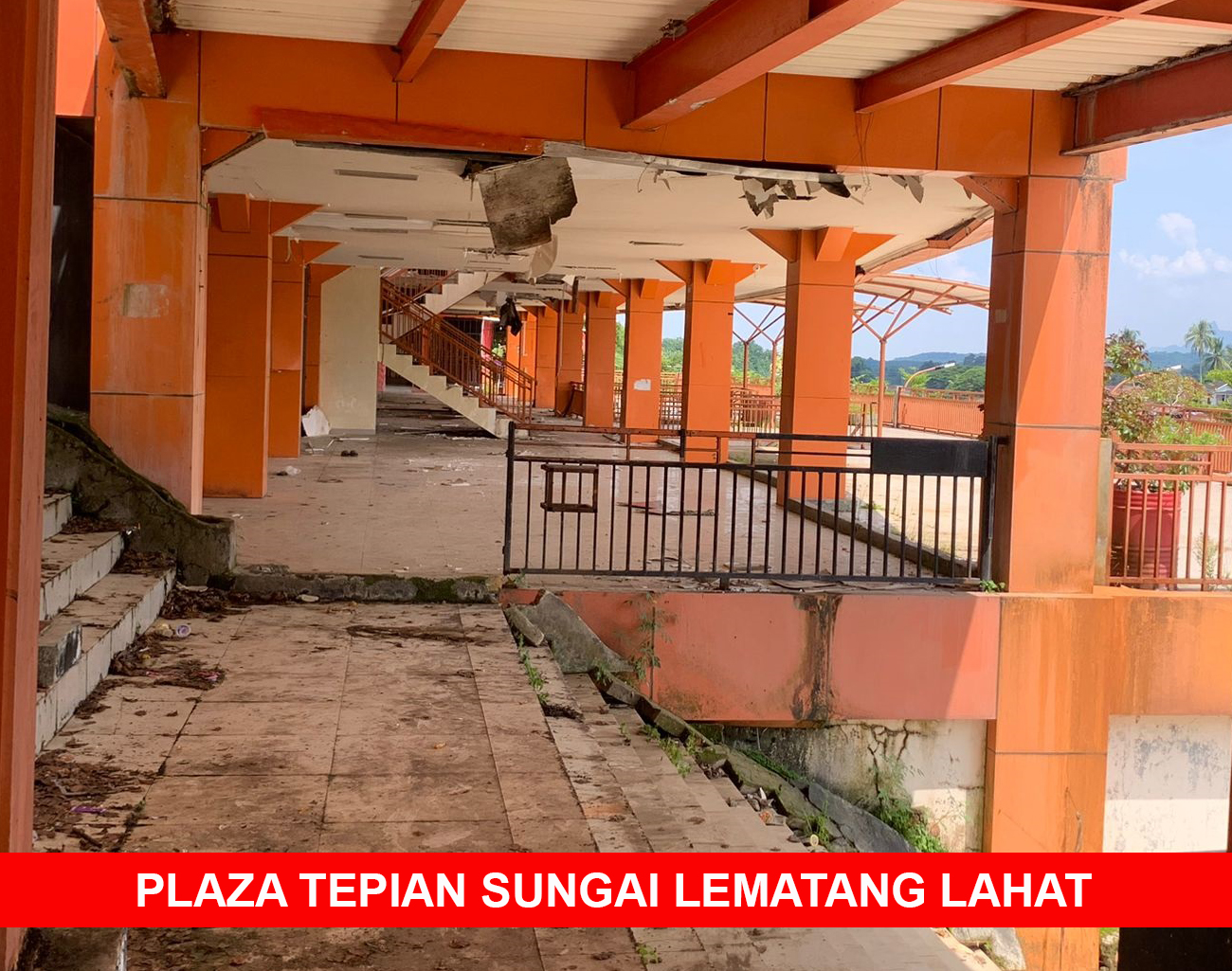 Waduh Banyak Bekas Kondom Berserakan Di Plaza Tepian Sungai Lematang Lahat 5103