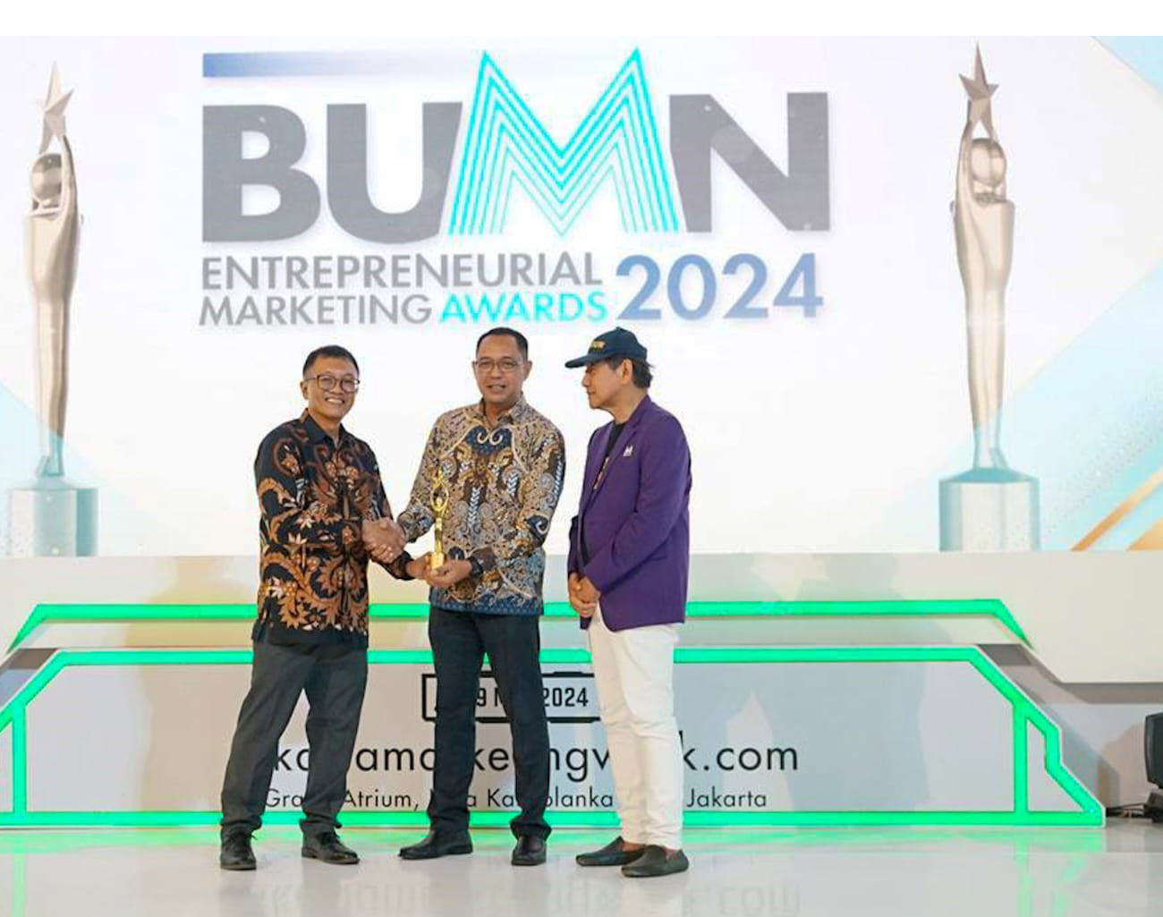 MarkPlus Nobatkan PLN Best of The Best BUMN Entrepreneurial Marketing 2024, Pakai Strategi Pemasaran Efektif