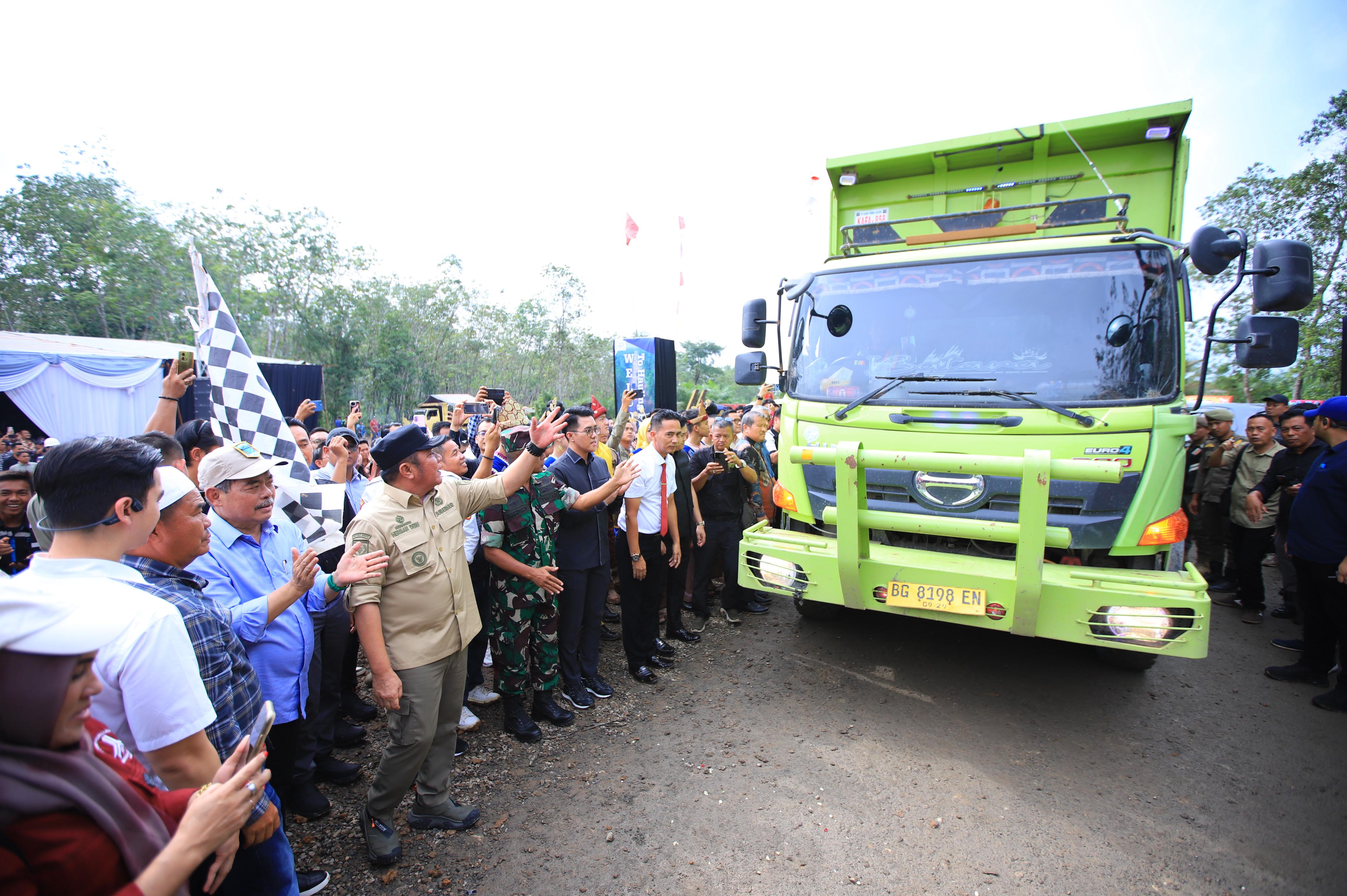 Jalan Hauling 26,4 Km di Lahat Diresmikan, Herman Deru Tekankan Manfaat Ekonomi dan Lingkungan
