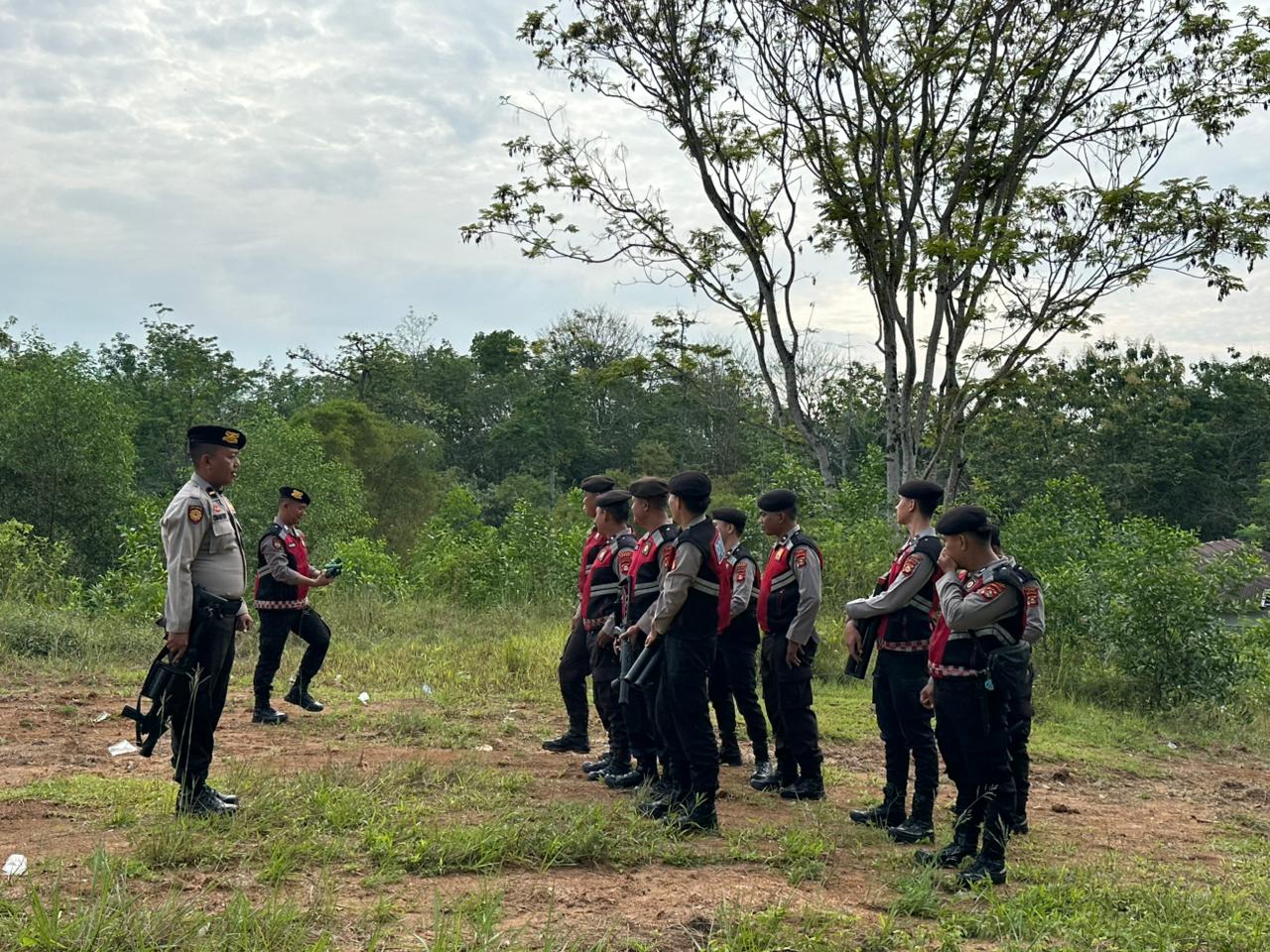 Satuan Samapta (Sat Samapta) Polres Lahat Melaksanakan Latihan Menembak Flash Ball