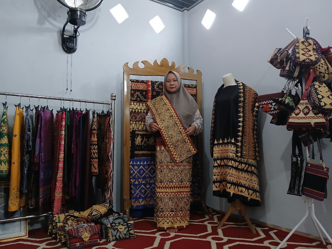 Tapis Pringsewu dari Hobi Menjadi Ladang Rezeki, Bergabung dengan Mitra Binaan PT Bukit Asam Tbk (PTBA)