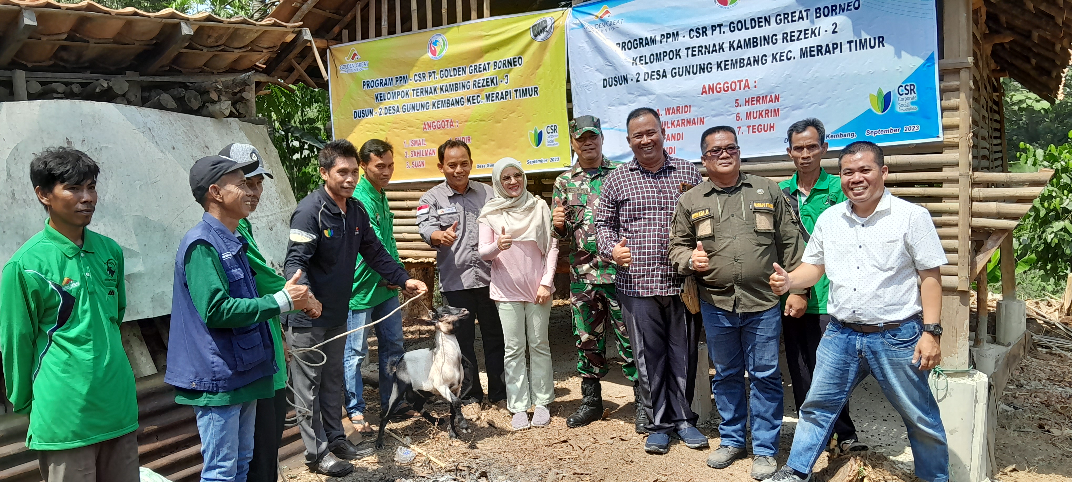 Bantuan Tahap Awal Sukses  PT Golden Great Borneo Kembali Gulirkan Bantuan Untuk Peternak Desa Gunung Kembang 