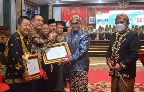 Gubernur Sumsel dan Bupati Lahat Terima Penghargaan Wali Pusat Pujasuma