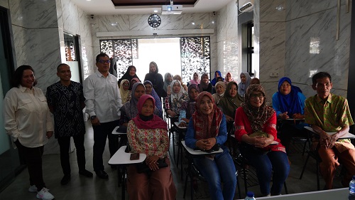 Rumah BUMN Bukit Asam Gelar Pelatihan untuk Pengrajin Batik Kujur