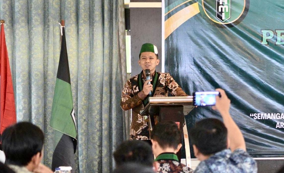 PB HMI Apresiasi Terobosan Bupati BZ Keluarkan Surat Edaran Laksanakan Sholat Fardhu Berjama’ah di Masjid