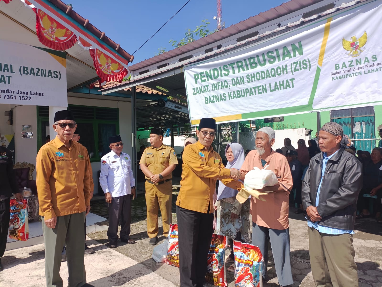 BAZNAS Lahat Distribusikan 1.025 Sembako Pada Program Zakat Tahun 2025