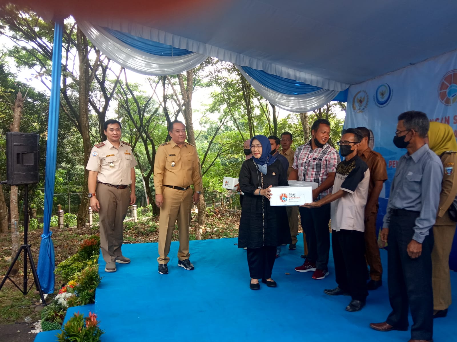 500 Paket Ikan Segar Bantuan Anggota DPR RI Disalurkan ke Lima Desa