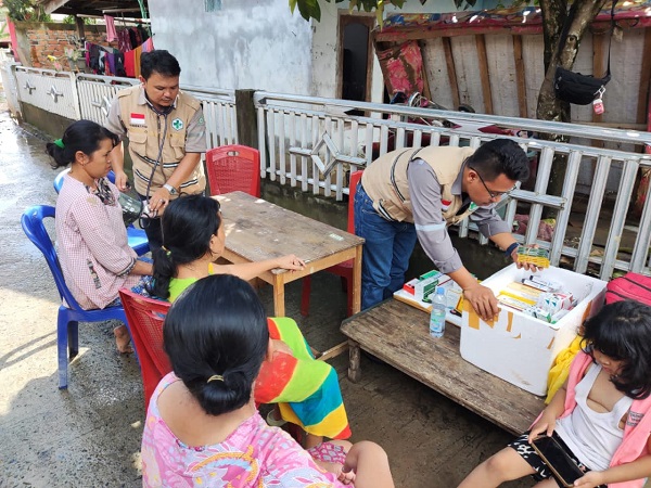 PT Pamapersada Nusantara Gelar Baksos Pemeriksaan Kesehatan Bagi Warga Terdampak Banjir