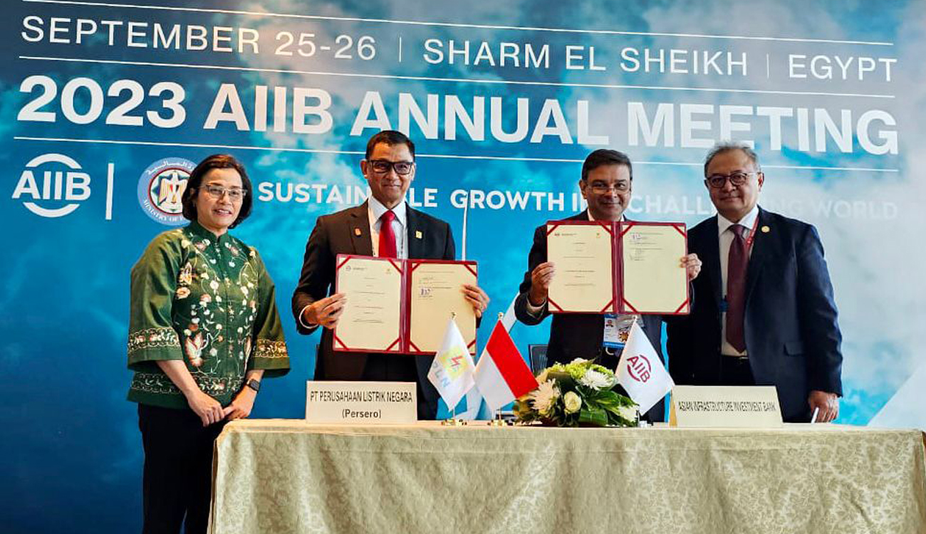 Di Sharm El-Sheikh, PLN Teken Kerja Sama Pendanaan Transisi Energi Bersama AIIB dan PT SMI