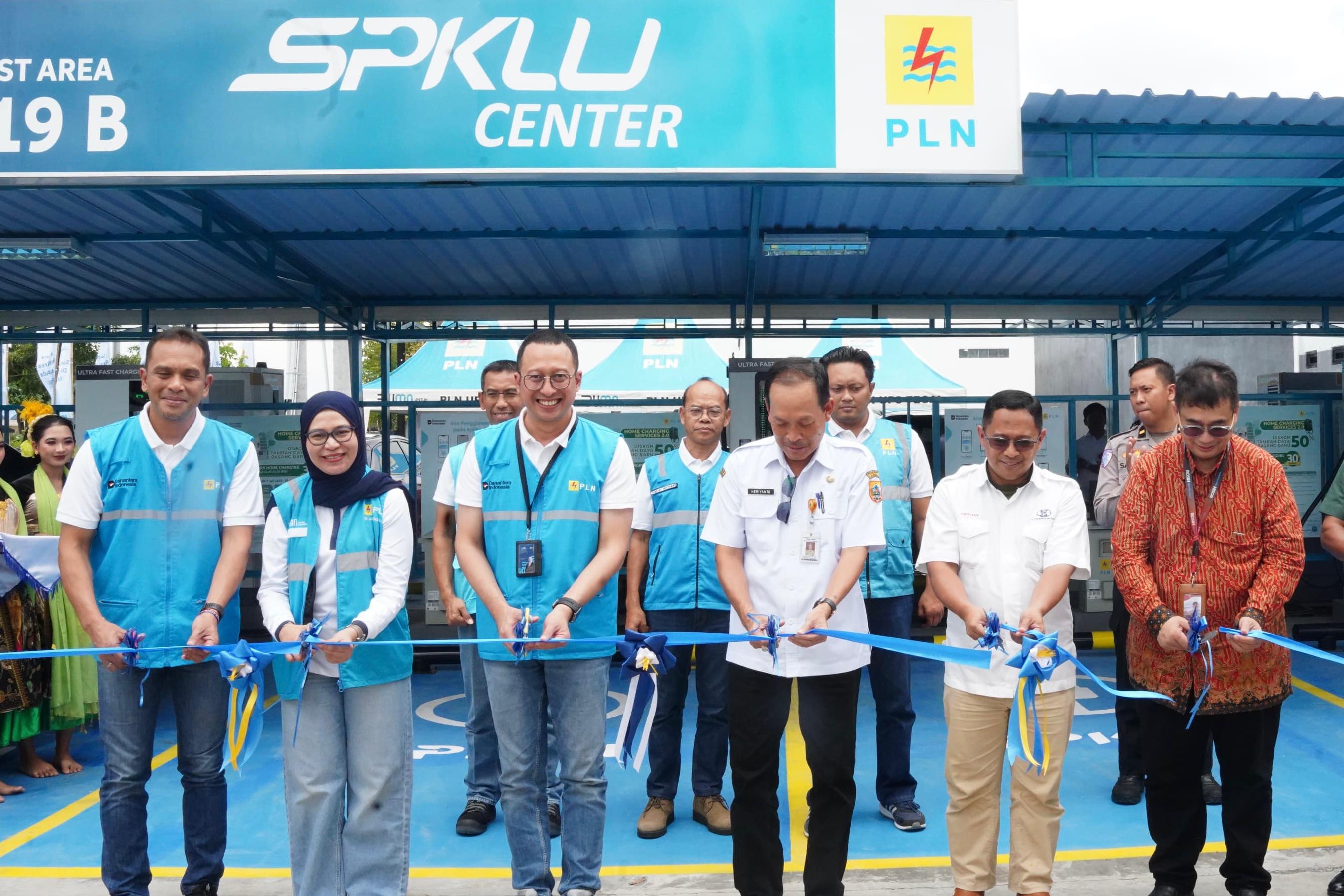 Makin Mudahkan Pengguna EV, PLN Operasikan Lagi 4 Lokasi SPKLU Center Pada Momen HUT RI